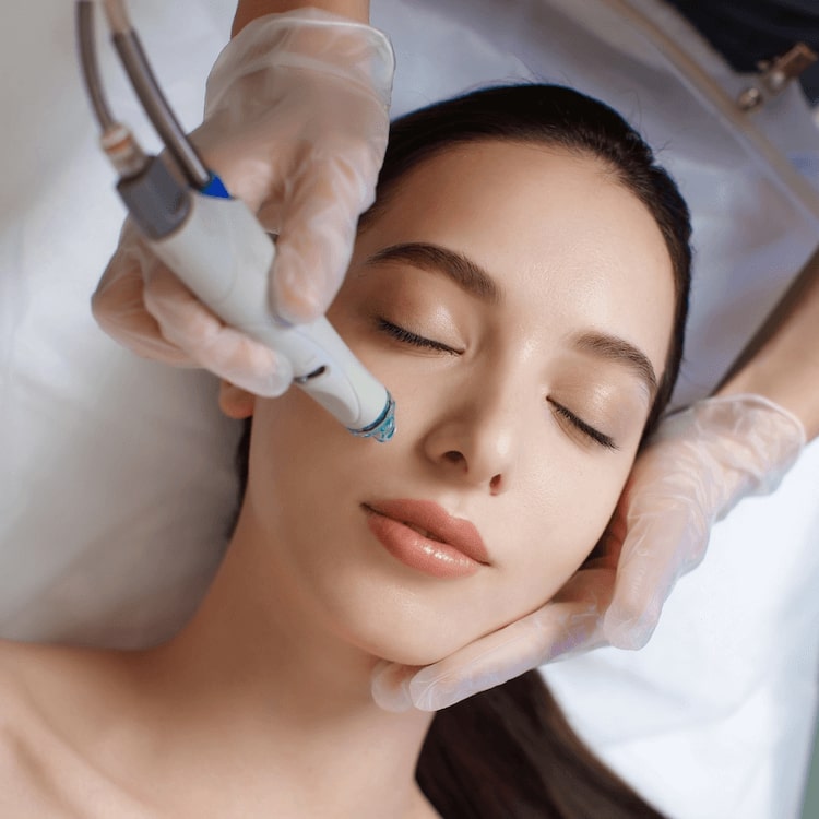 Hydrafacial-in-gurgaon-at-garekarsMD